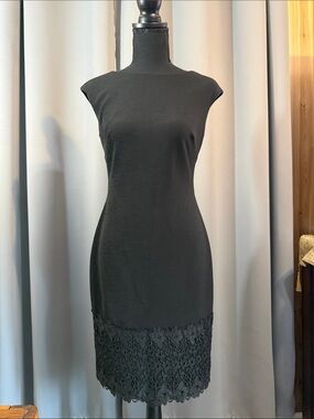 Maggy London Black Cap-Sleeve Midi Dress with Lace Hem